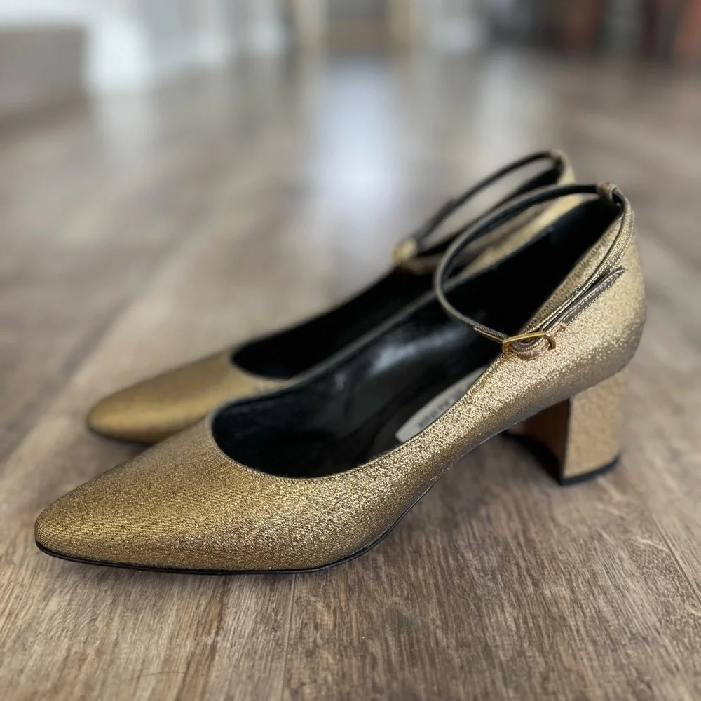 NWOT! MANOLO BLAHNIK Listony Gold Glitter Ankle Strap Pump, 30mm Heel - Size 37 - Picture 6 of 12